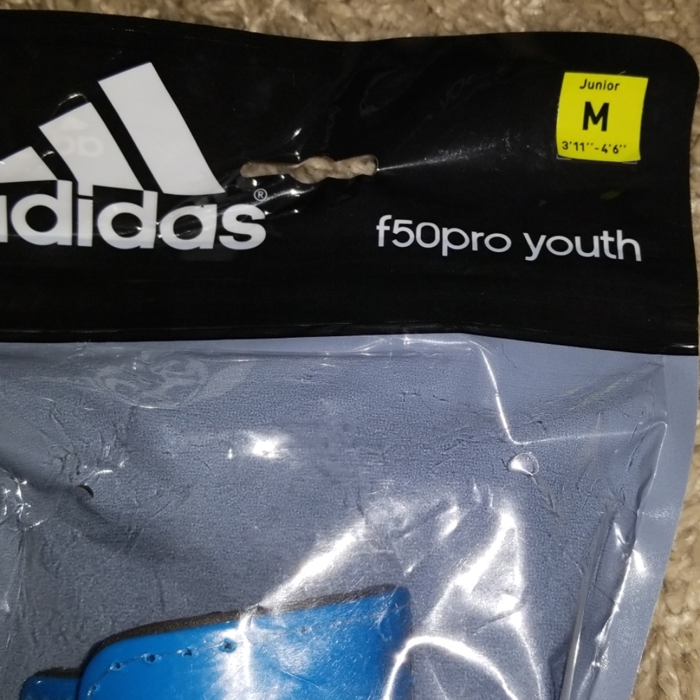$5 Add-On Adidas Youth Shinguards - Picture 2 of 6